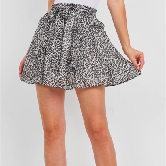 SNOW LEOPARD SKIRT - Picture 3 of 9